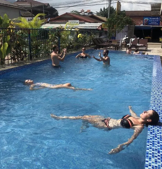 Real Vang Vieng Backpacker Hostel-1