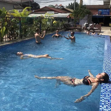 Real Vang Vieng Backpacker Hostel-2